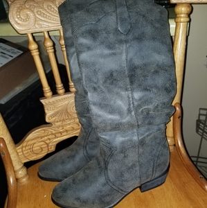 New grey slouchy boots
